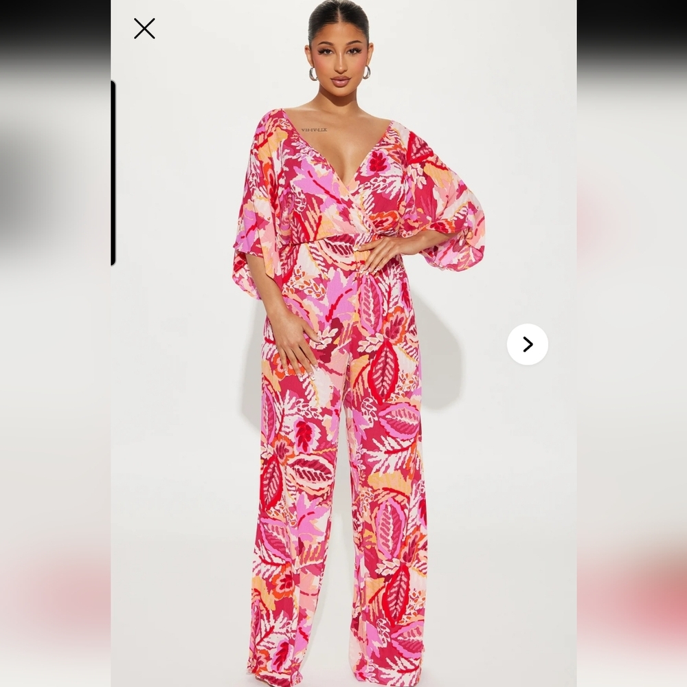NWT Timing Hawaiian Print Jumpsuit